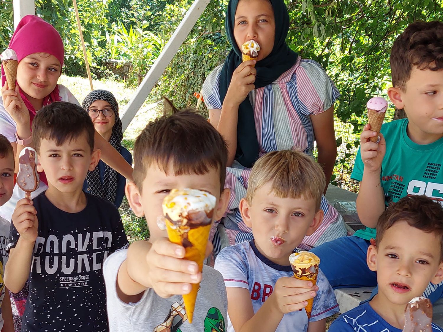 Çocuklara Ücretsiz Dondurma Dağıttık İlimbey Sevdalıları Kültür Ve Dayanışma Derneği